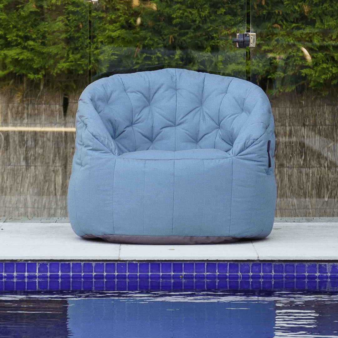 джинсово-синее полукруглое бескаркасное кресло Butterfly Sofa уличное (Oxford) для гостиной, домашнего кинотеатра и офиса — крупный план