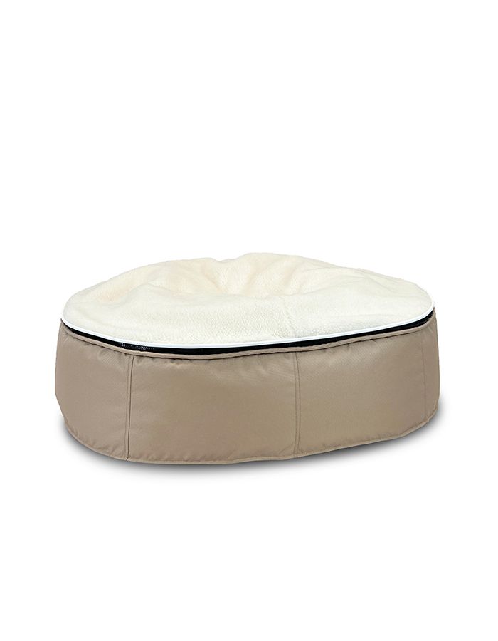 Лежак для кошек Pet Lounge Small - Cappuccino Sheep — фото в интерьере