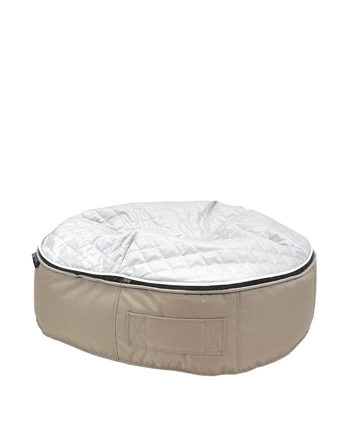 Лежак для собак Pet Lounge Medium - Cappuccino Grey Quilt — фото в интерьере