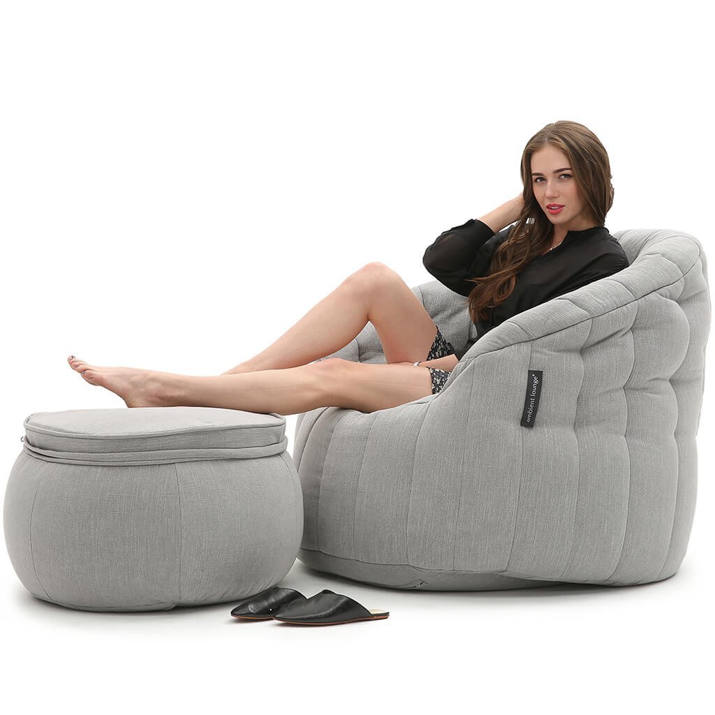 серое пуф с подлокотниками Wing Ottoman из Sofa Weave в интерьере гостиная