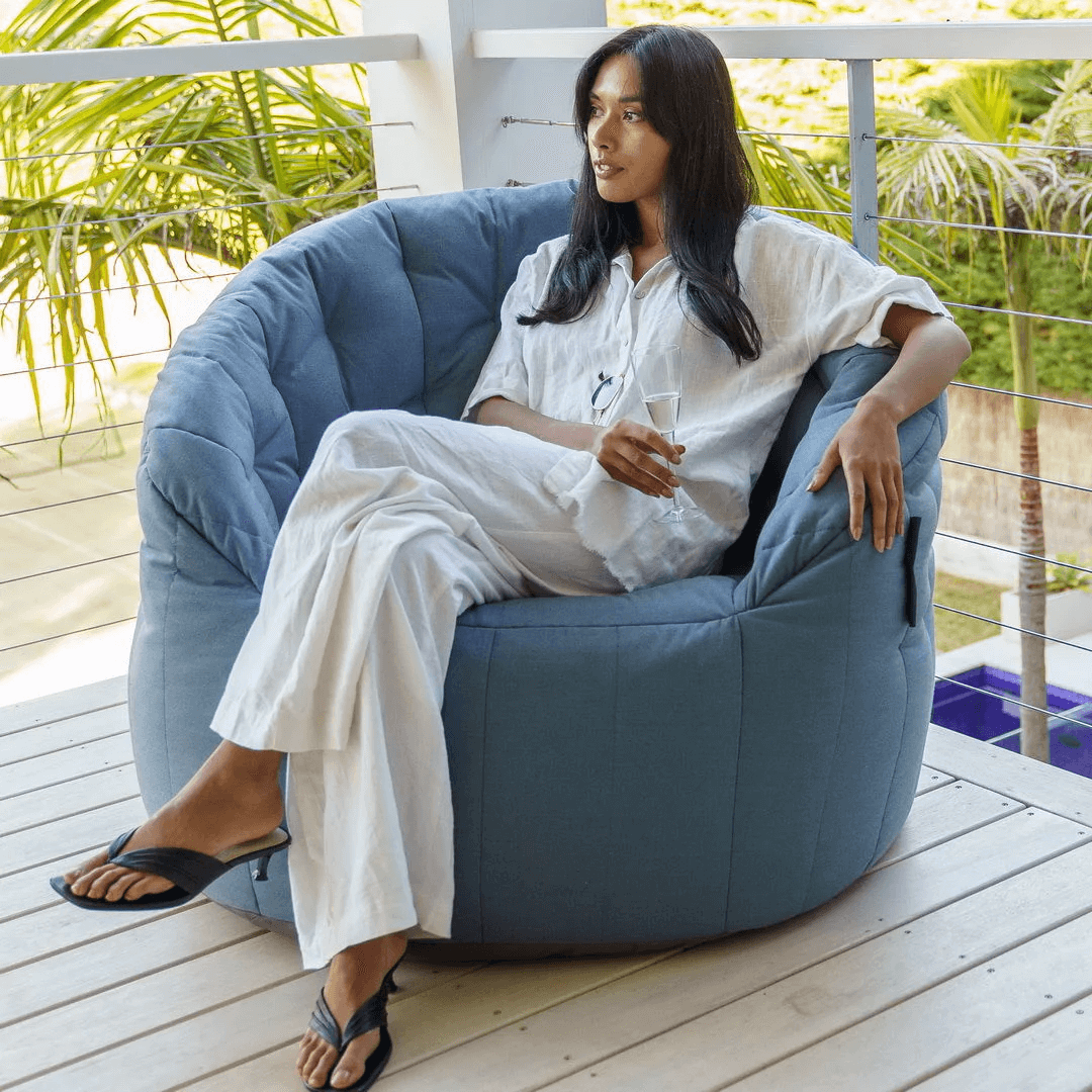 джинсово-синее полукруглое бескаркасное кресло Butterfly Sofa уличное из олефина для гостиной, домашнего кинотеатра и офиса